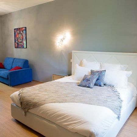 Domaine Du Prieure D'Estagel Hotel Сен-Жил-Кроа-дьо-Ви Екстериор снимка