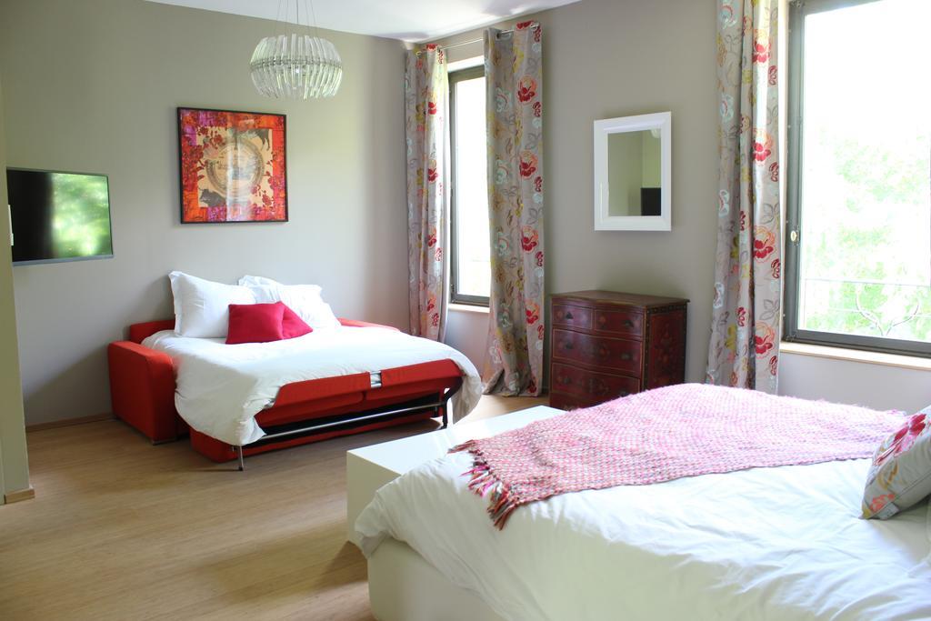 Domaine Du Prieure D'Estagel Hotel Сен-Жил-Кроа-дьо-Ви Екстериор снимка