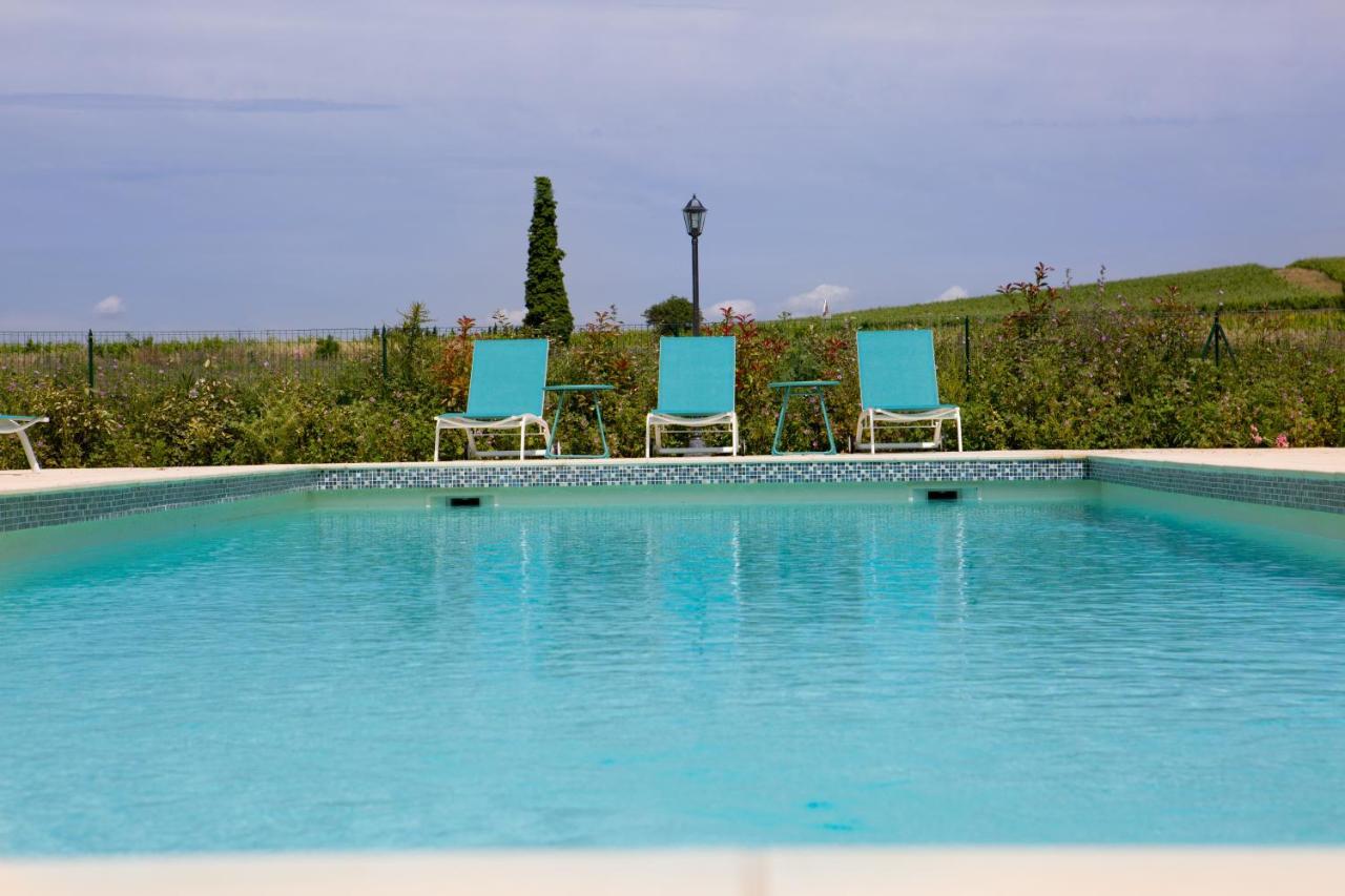 Domaine Du Prieure D'Estagel Hotel Сен-Жил-Кроа-дьо-Ви Екстериор снимка